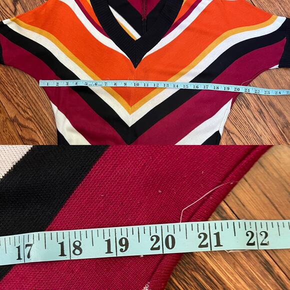 Y2K Vintage New York & Company Chevron Stripe Sweater Top Size S V-Neck Preppy - Picture 14 of 17